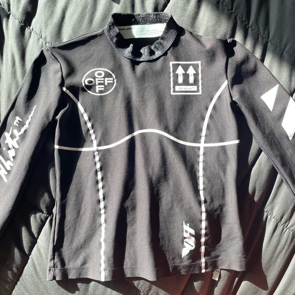 Off-White black and white sport long sleeve graphic print top. Size 36.